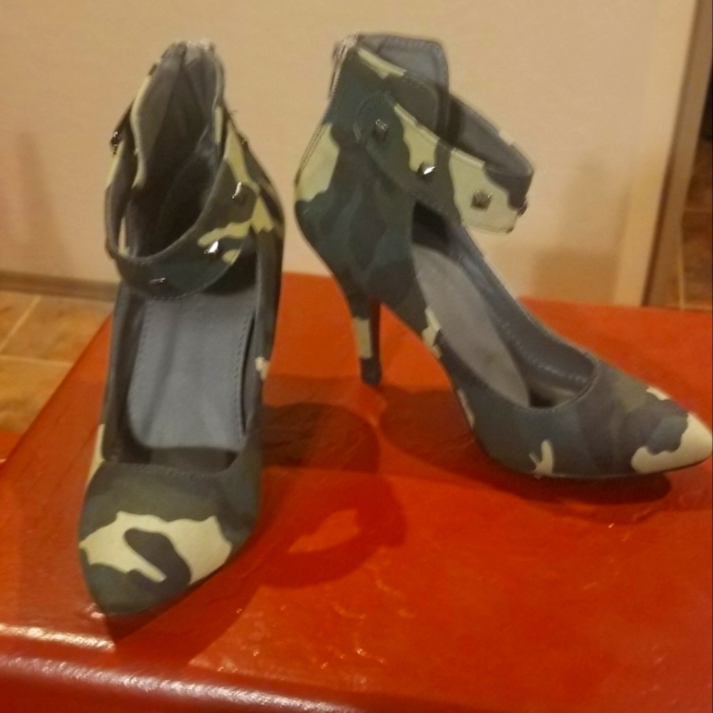 COPY - Green Camo Heels